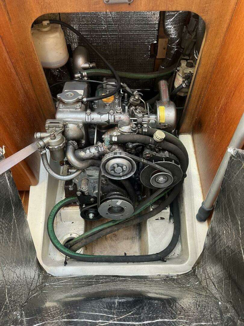 2002 Hunter 326 - Image 14