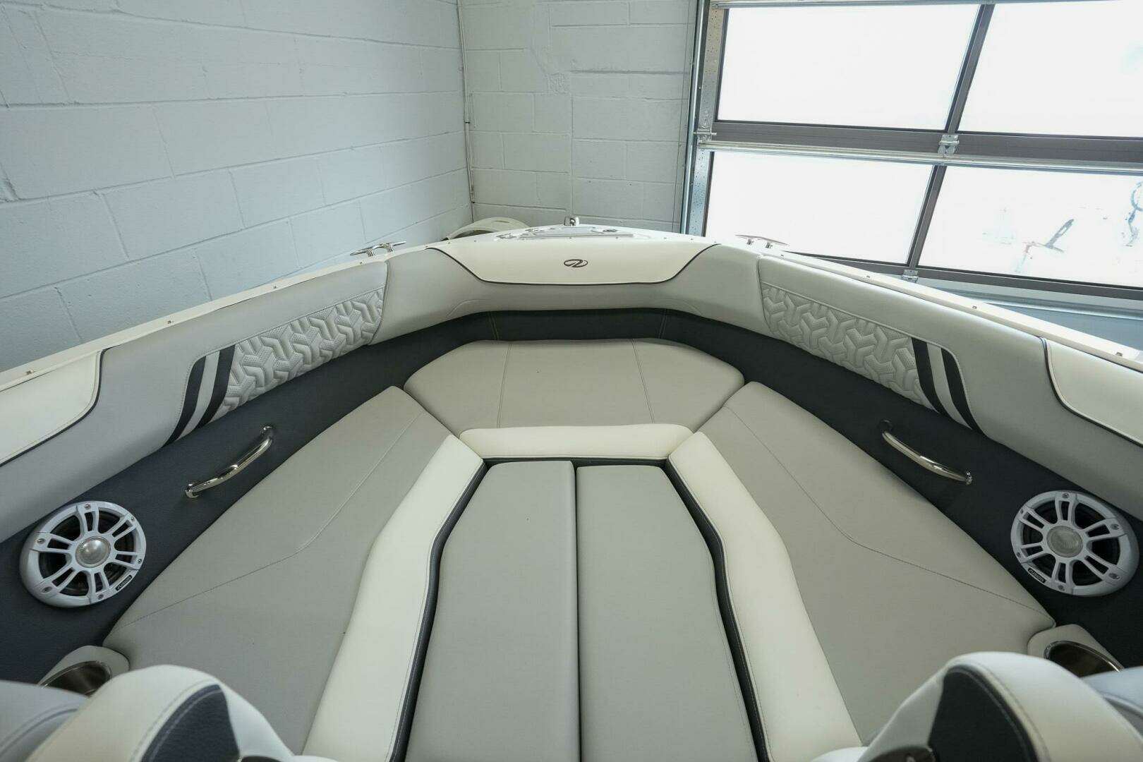 2025 Regal LX2 - Image 17