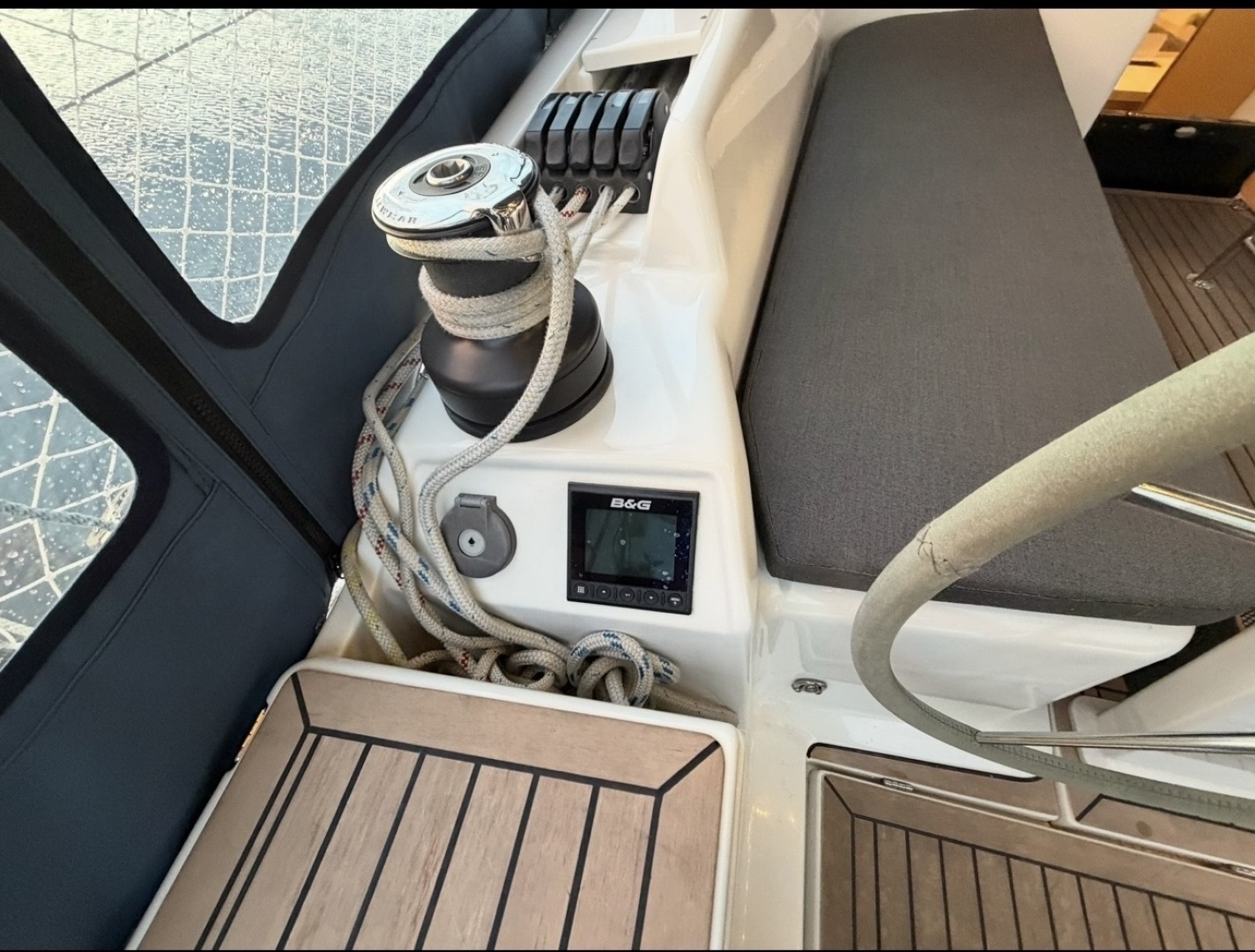 2022 Hanse 418 - Image 12