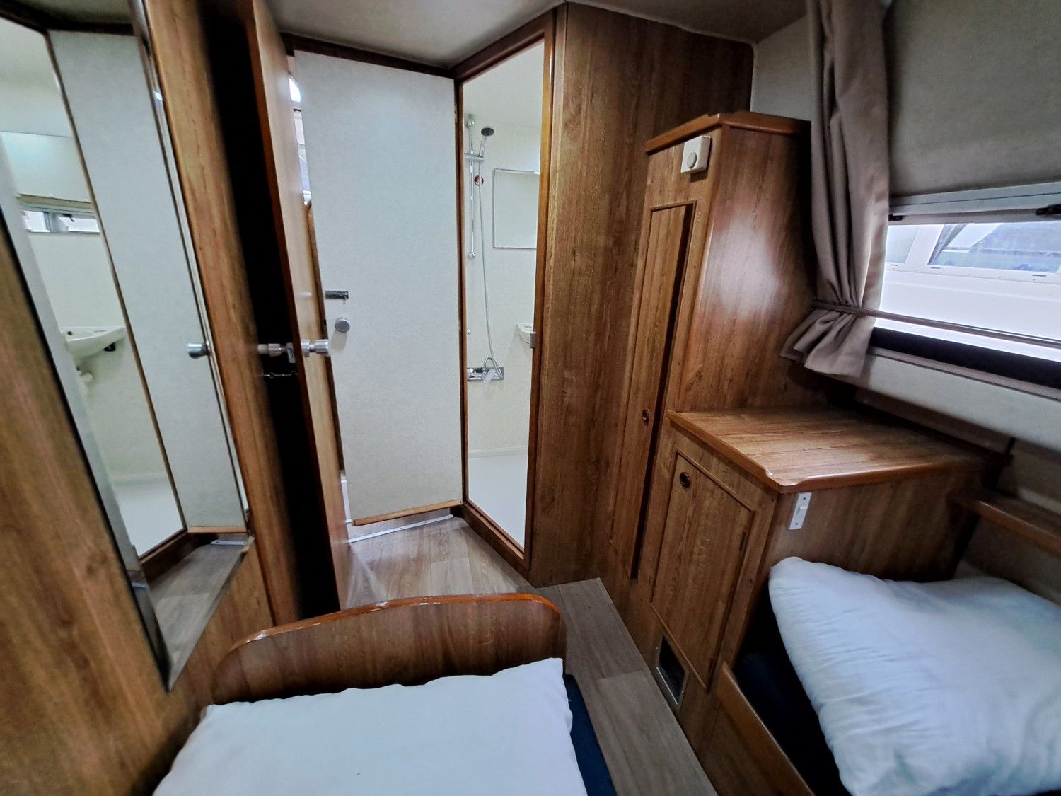 Crusader 18 - cabine arrière tribord avant