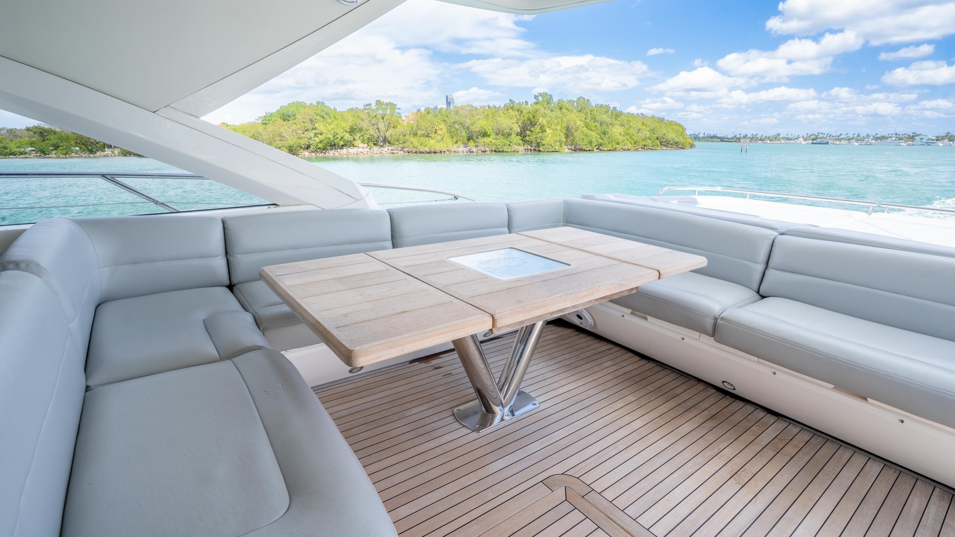 2014 Sunseeker 68' Sport Yacht - Image 18