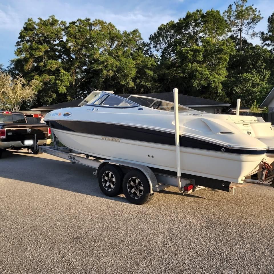 2011 Stingray 235 LR - 11