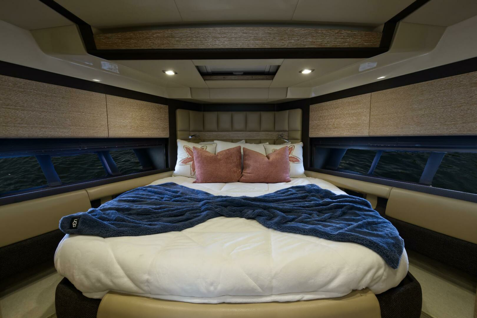 2015 Azimut 64 Flybridge - Image 36