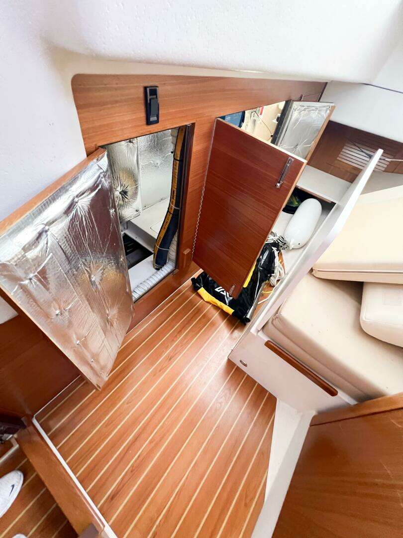 2019 Catalina 425 - Image 33