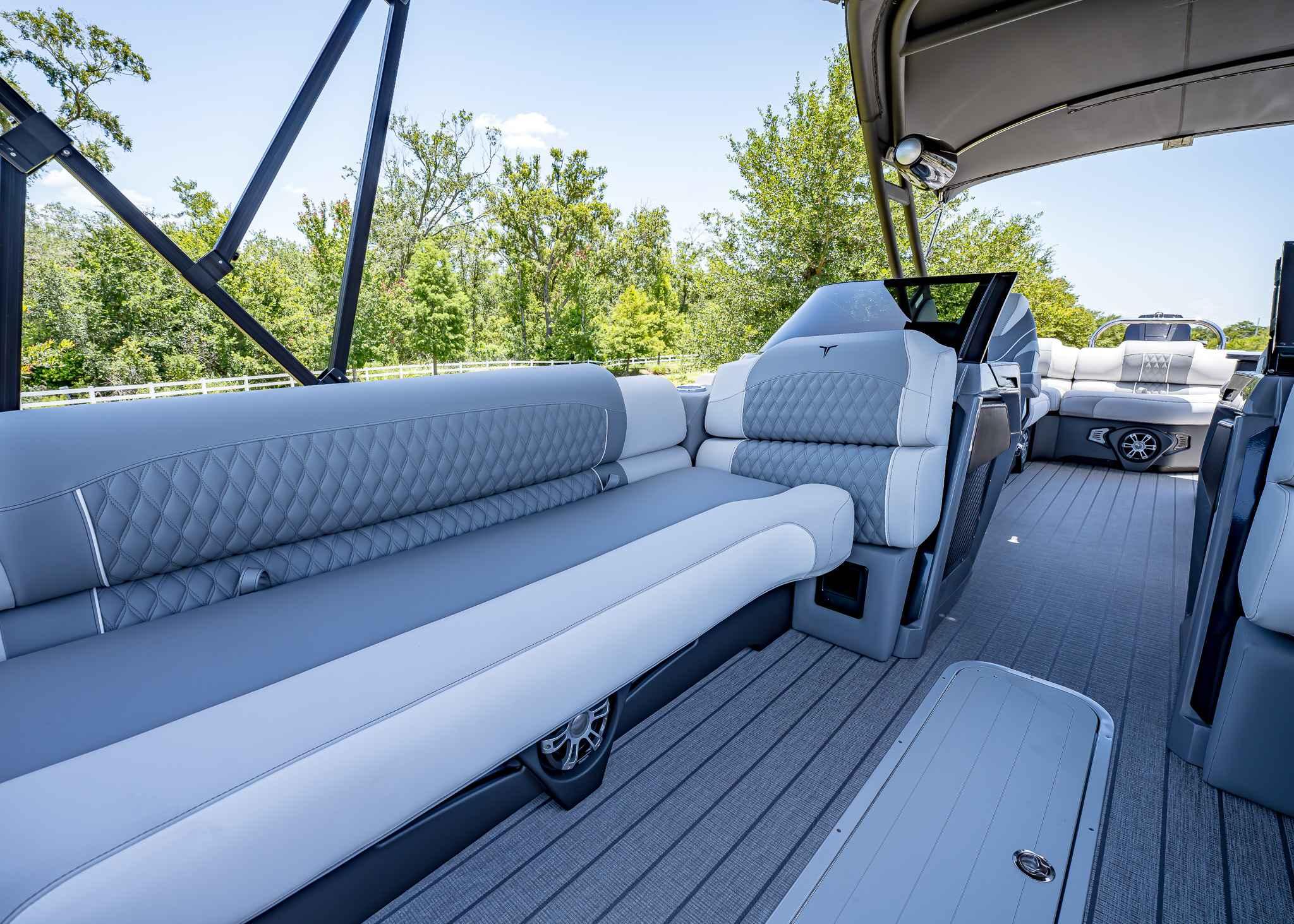 2025 Tahoe Pontoon Grand Tahoe LTD Elite Windshield - 37