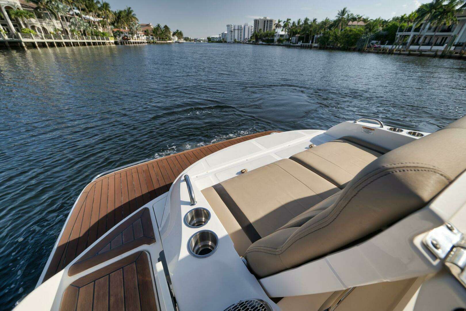 2016 Sea Ray 350 SLX - Image 25