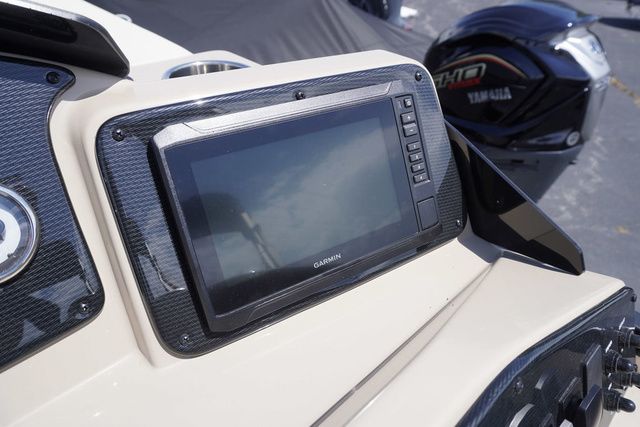 2025 SunCatcher Select 324RC - 15