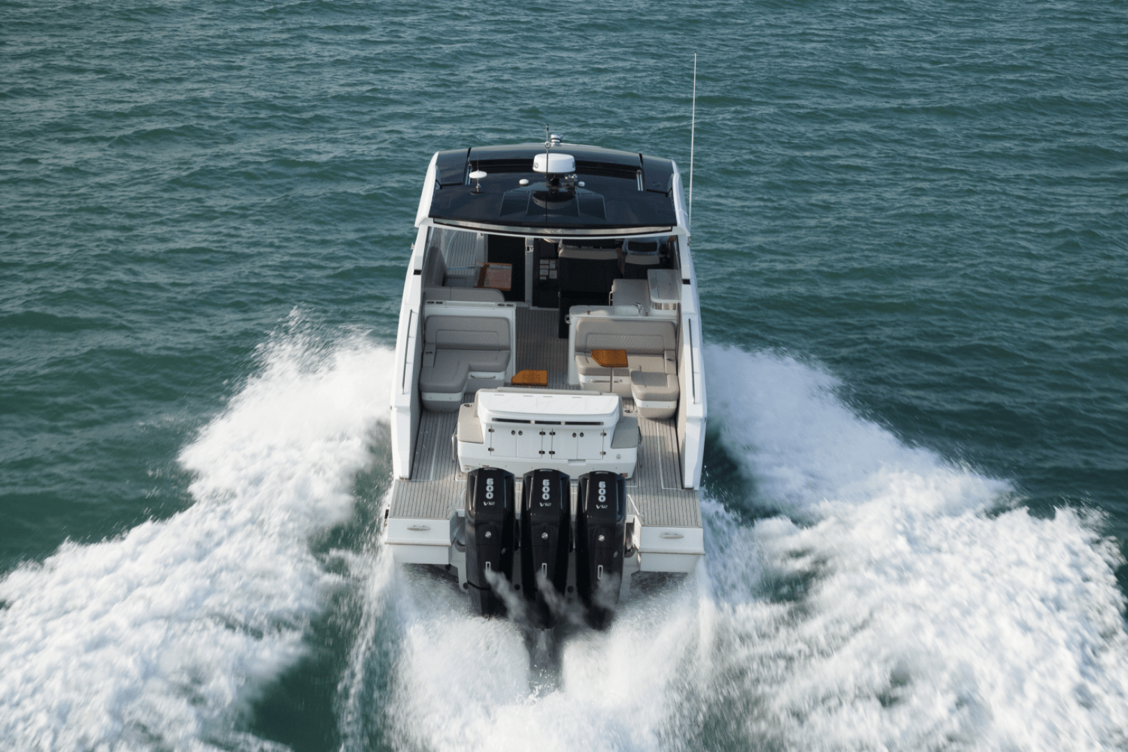 2026 Cruisers Yachts 50GLS OB - Image 6