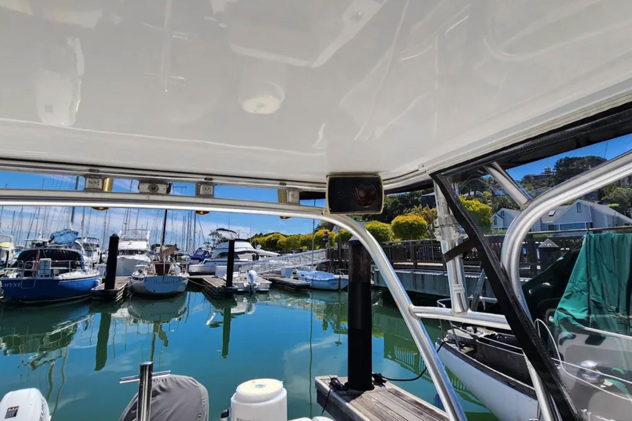 Boston Whaler 21 Conquest boat interior with marina view, 2000 model.