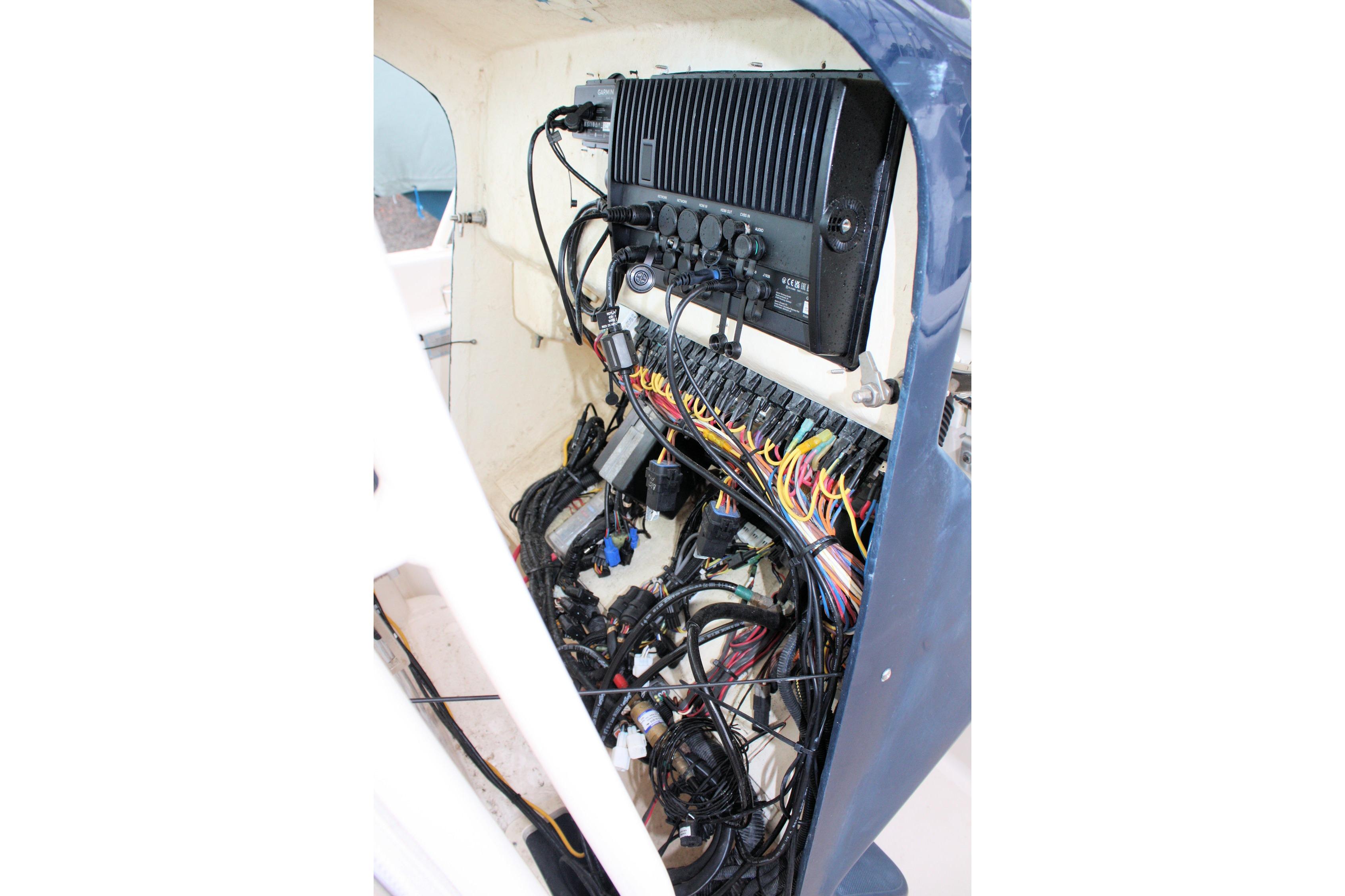 2013 Pursuit ST 310 Sport boat wiring and electronics panel.