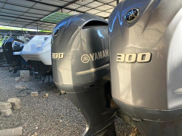 Yamaha 300 outboard motors on a 2006 Grady-White Bimini 306 boat.