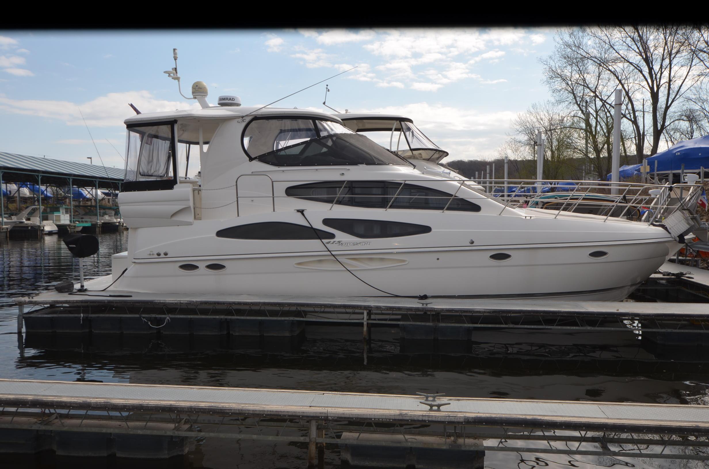 2007 Cruisers Yachts 415 Express Motoryacht