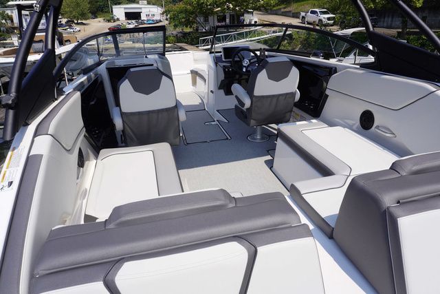 2025 Yamaha Boats AR250 - 4