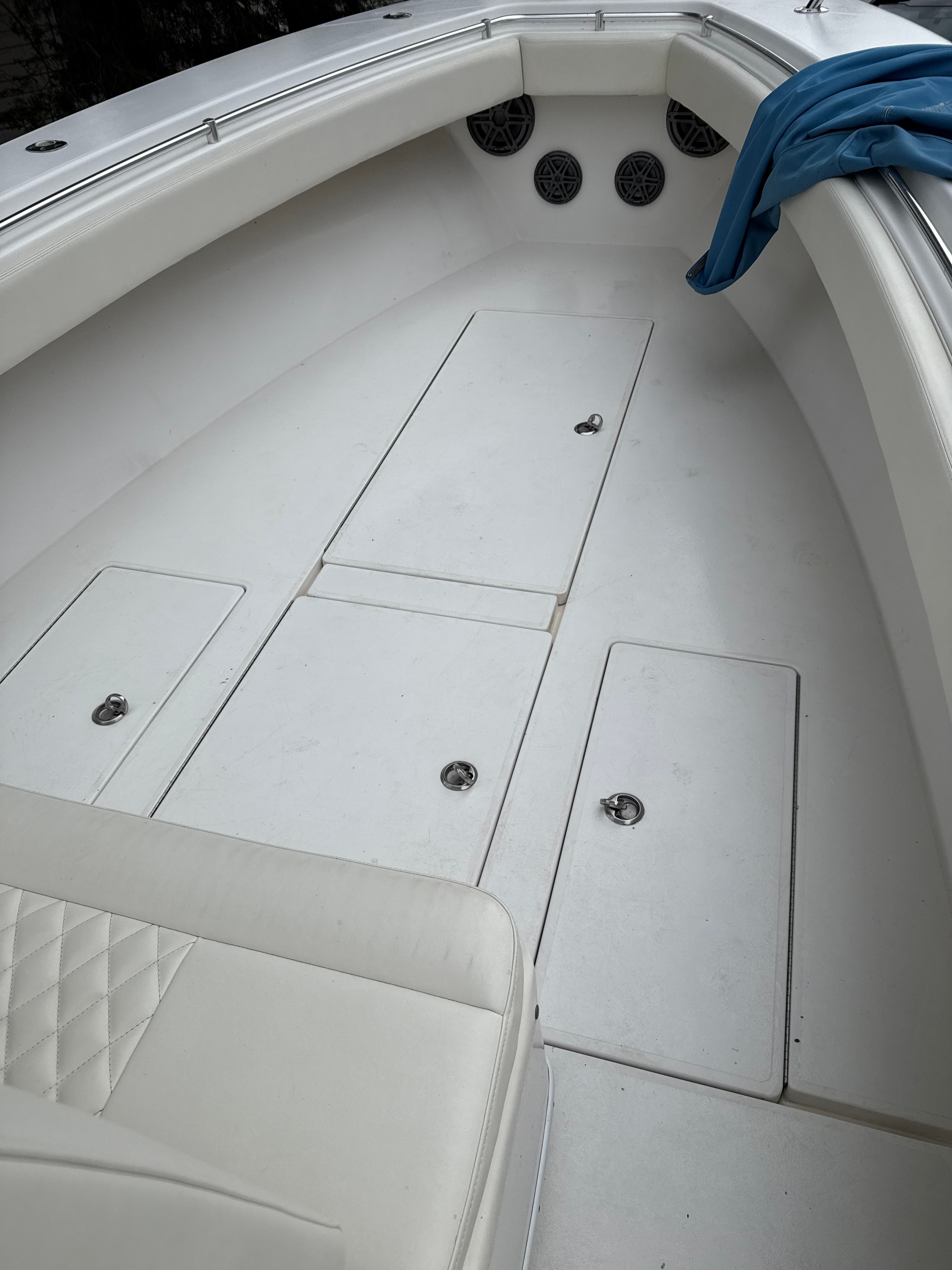 Interior view of a 2009 Contender 33 Tournament boat deck.