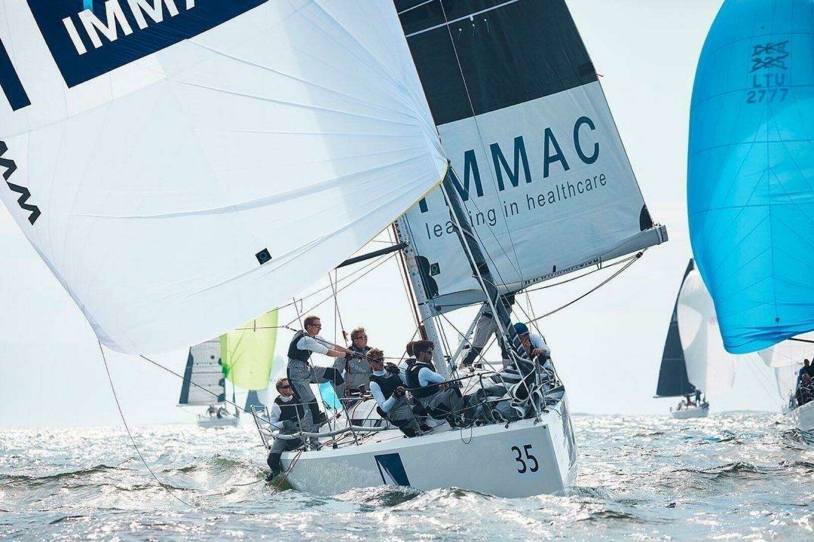 2026 Italia Yachts 9.98 - Image 24