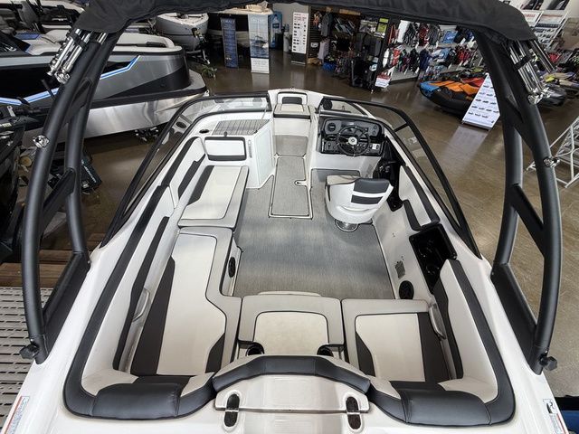 2026 Yamaha Boats AR195 - 4