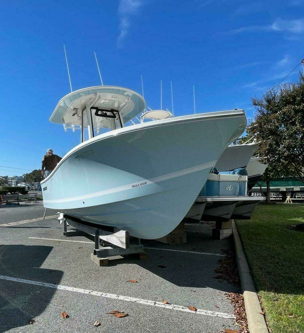 2020 Regulator 23'CC - Image 7