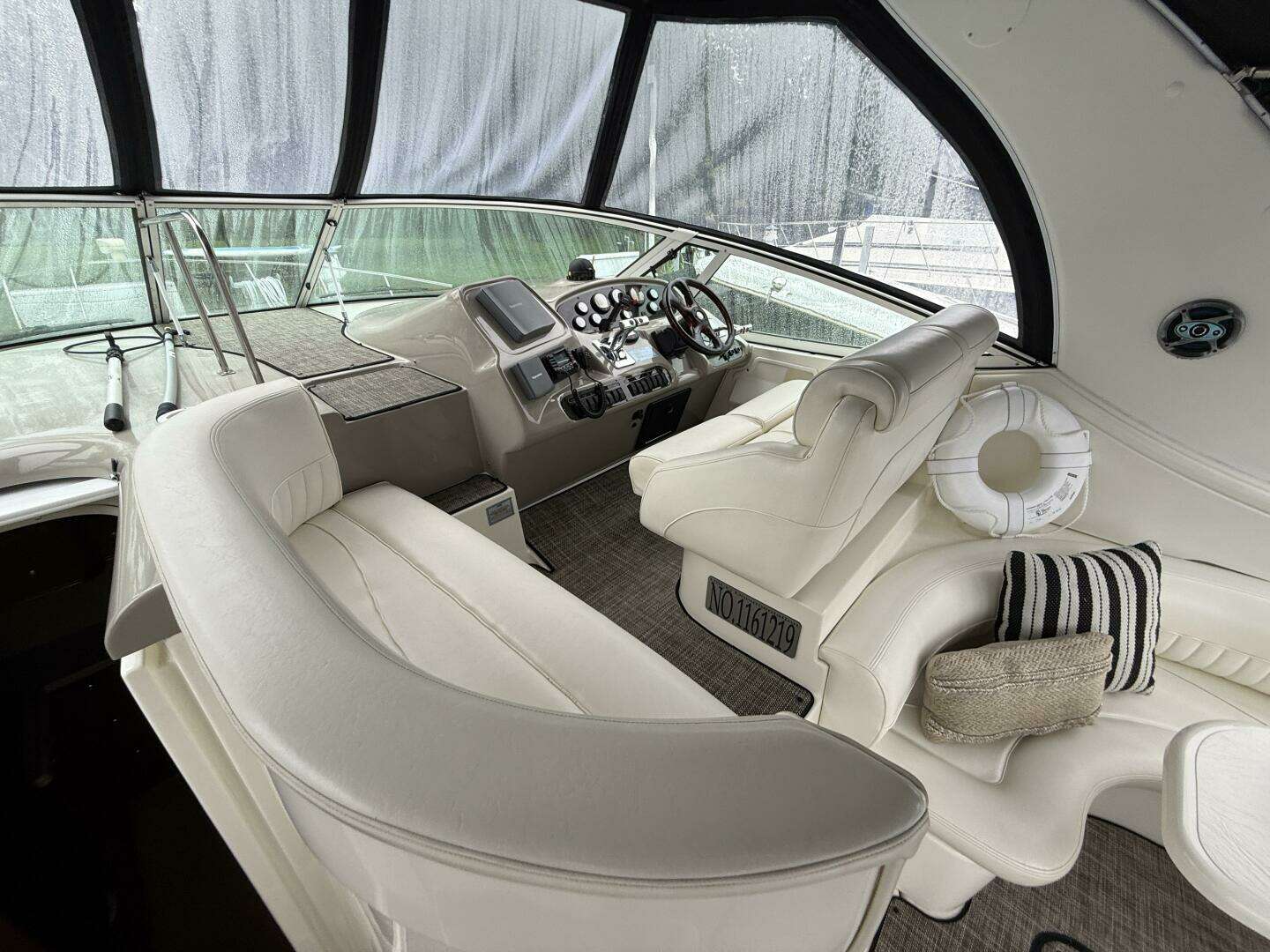 2004 Cruisers 370 Express - Image 13