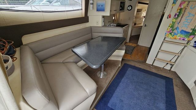 1999 Carver 350 Mariner - 17