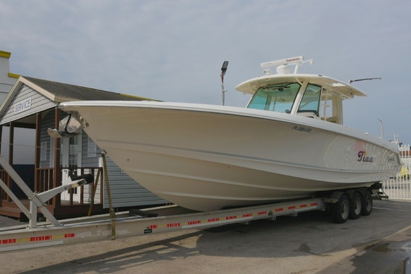 2018 Boston Whaler Outrage