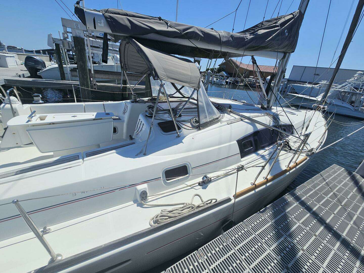 2009 Beneteau Cyclades 43.3 - Image 5