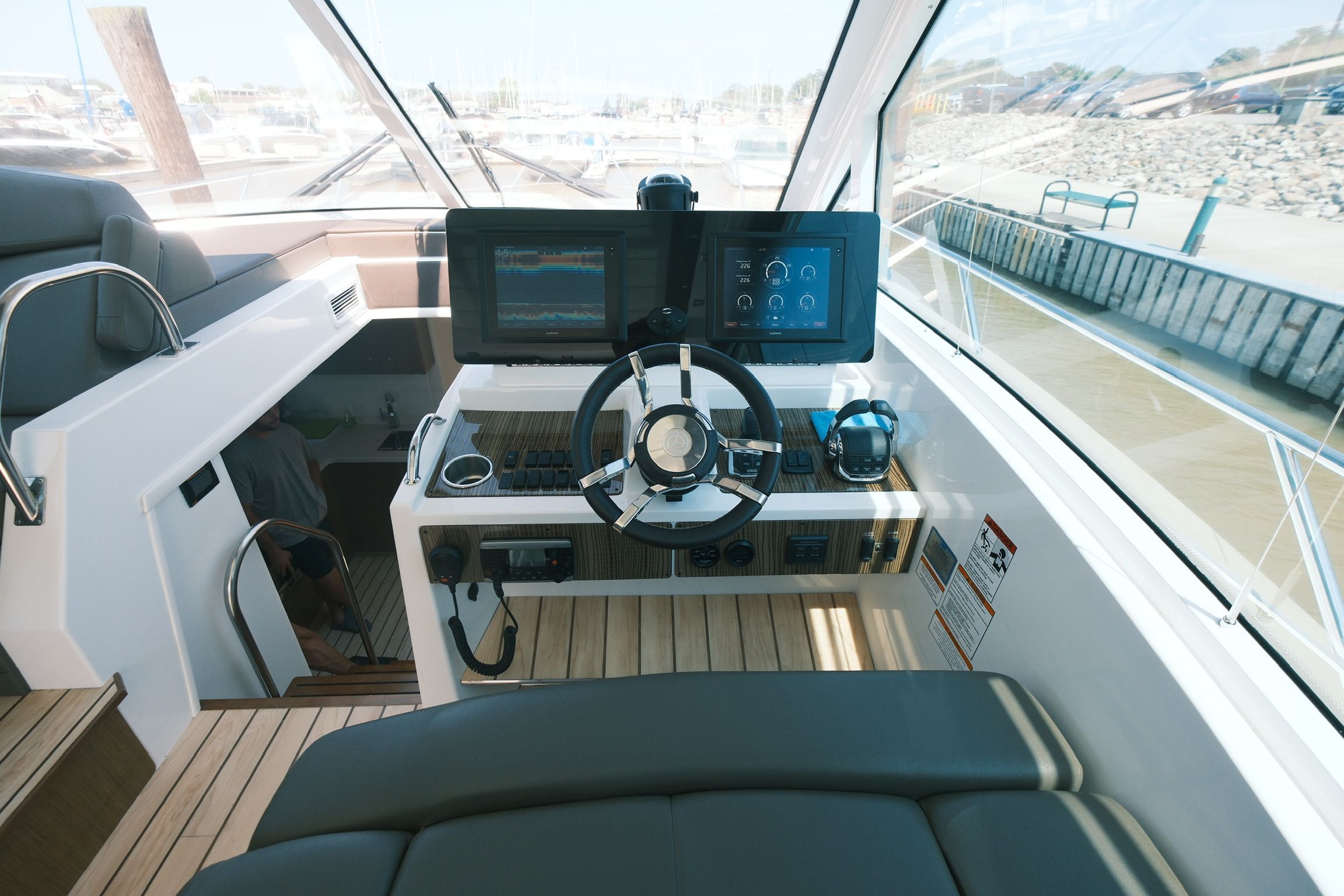 2015 Cruisers Yachts 48 Cantius - 6