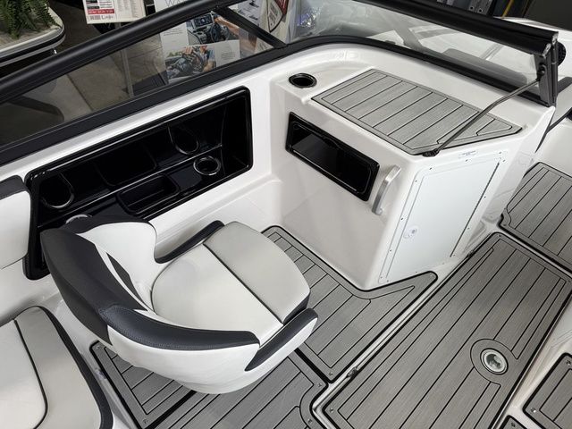 2026 Yamaha Boats 195S - 11