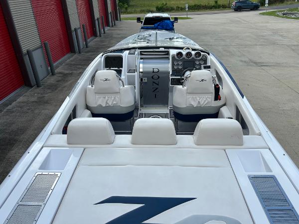 2008 Donzi 35 ZR - 9