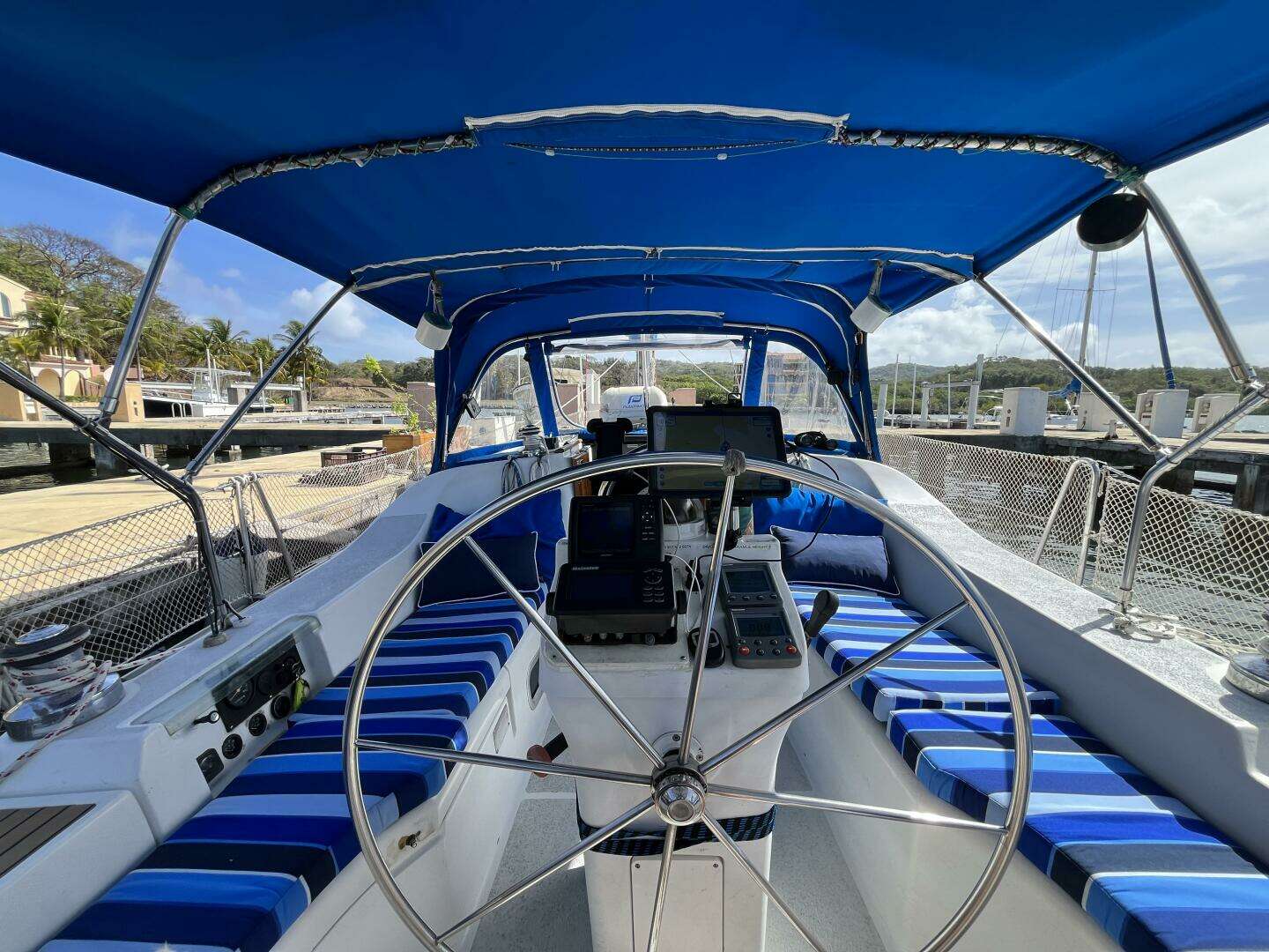 2002 Beneteau 393 - Image 9