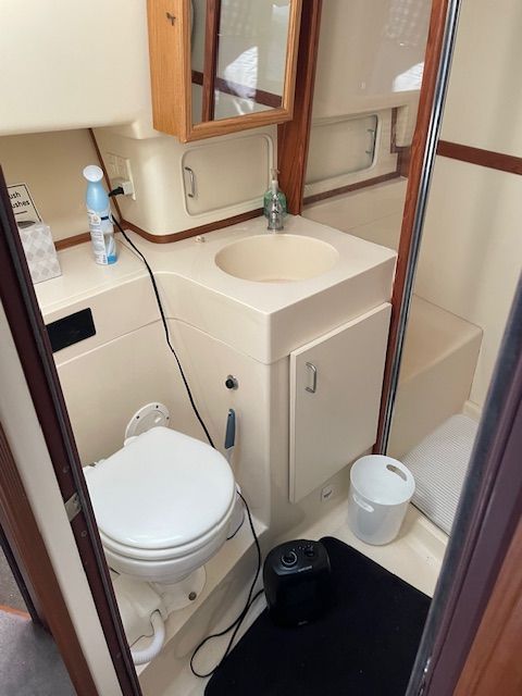 1999 Mainship 390 Trawler - 35