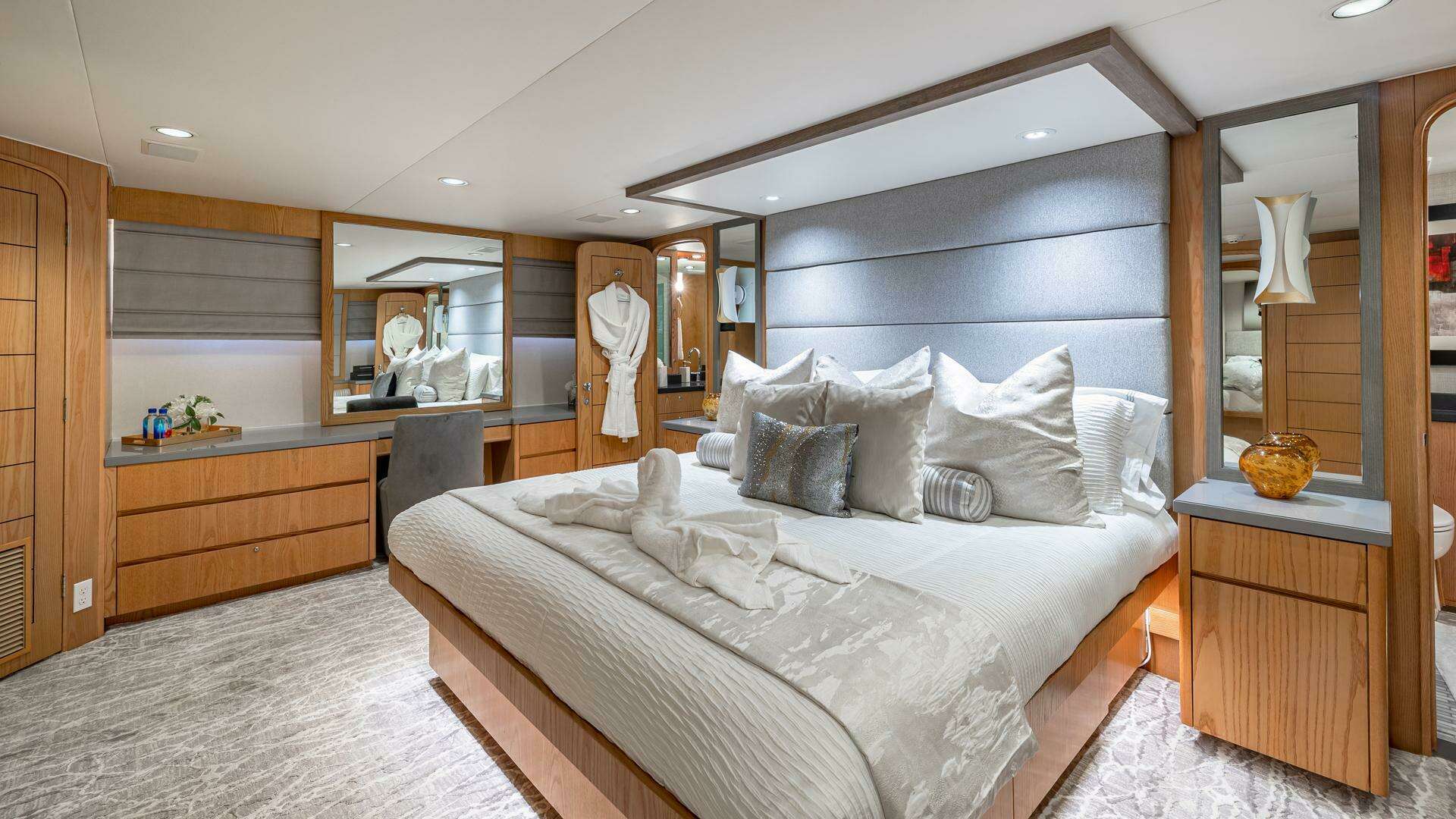 1997 Broward Raised Pilothouse - Image 33