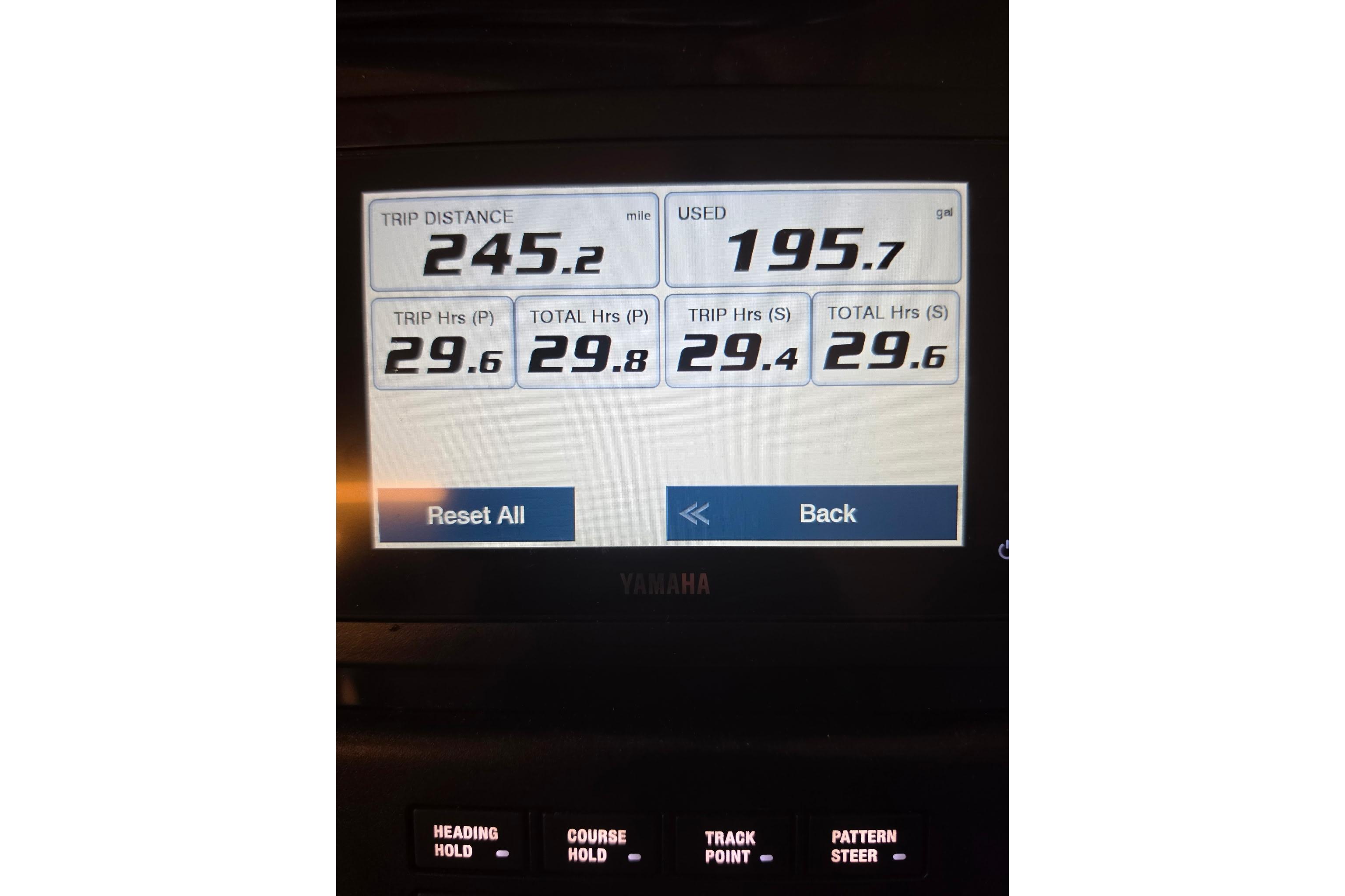 Display screen showing trip data for Jeanneau NC 895 Series 2, 2026 model.