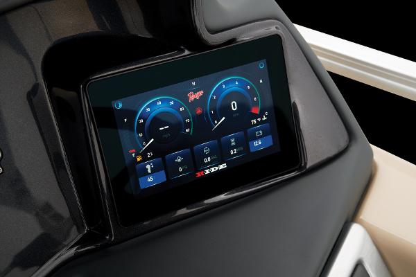 2025 Ranger Reata 220C - 32