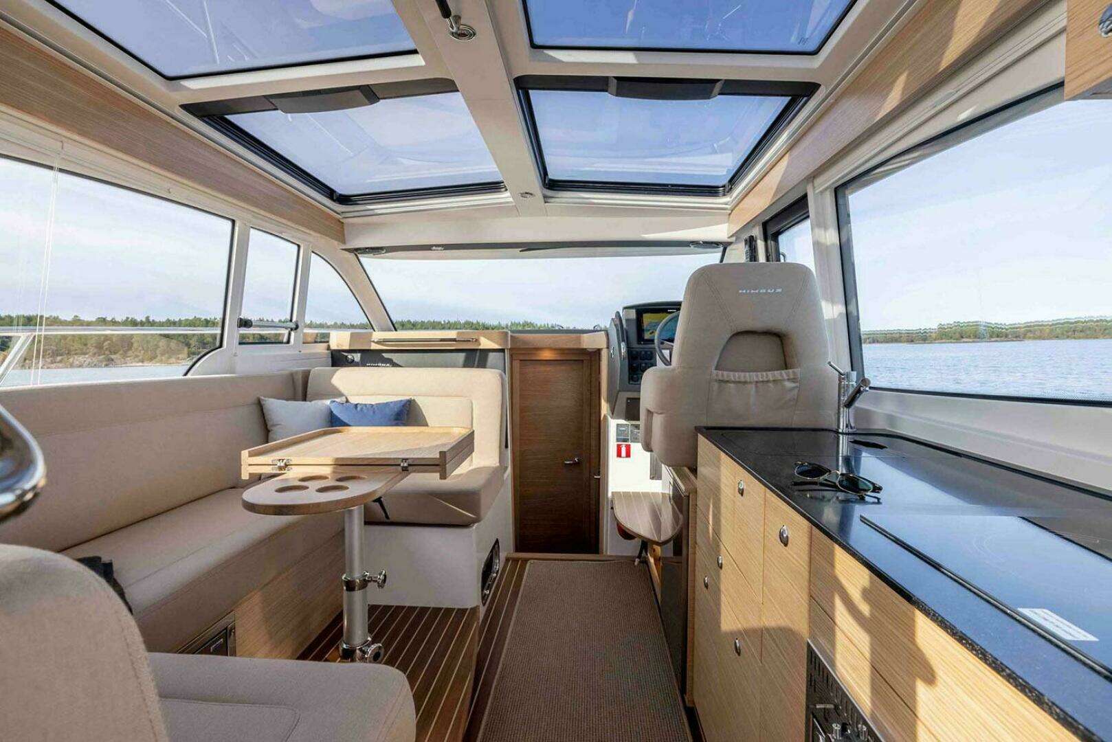 2025 Nimbus 365 Coupe - Image 7
