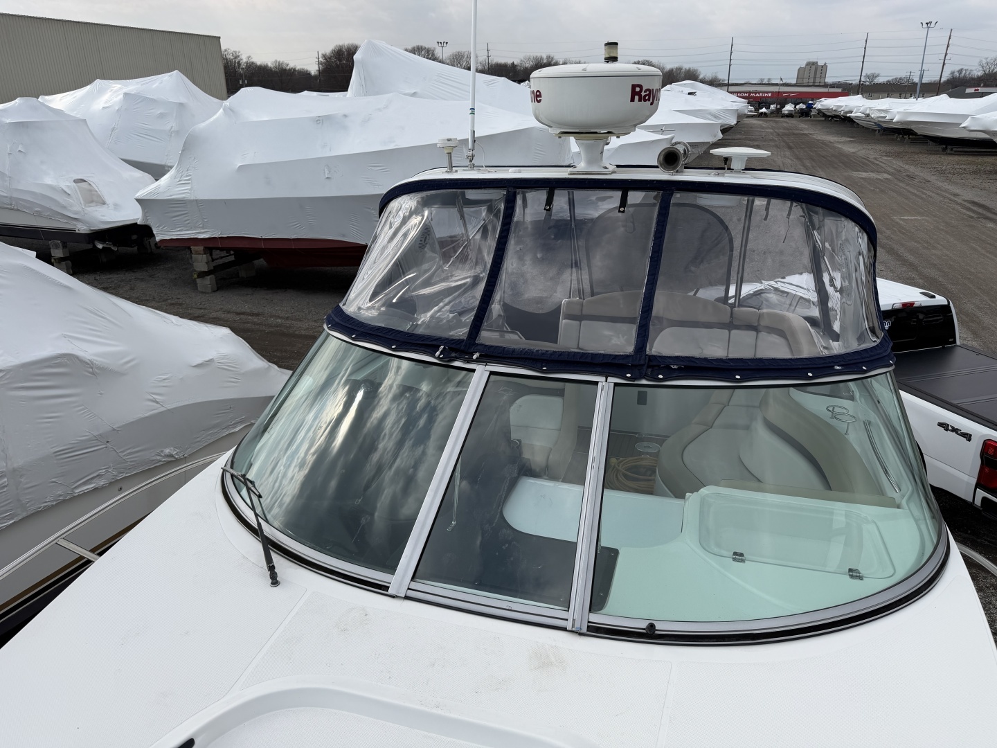 2016 Rinker 310 Express - Image 3