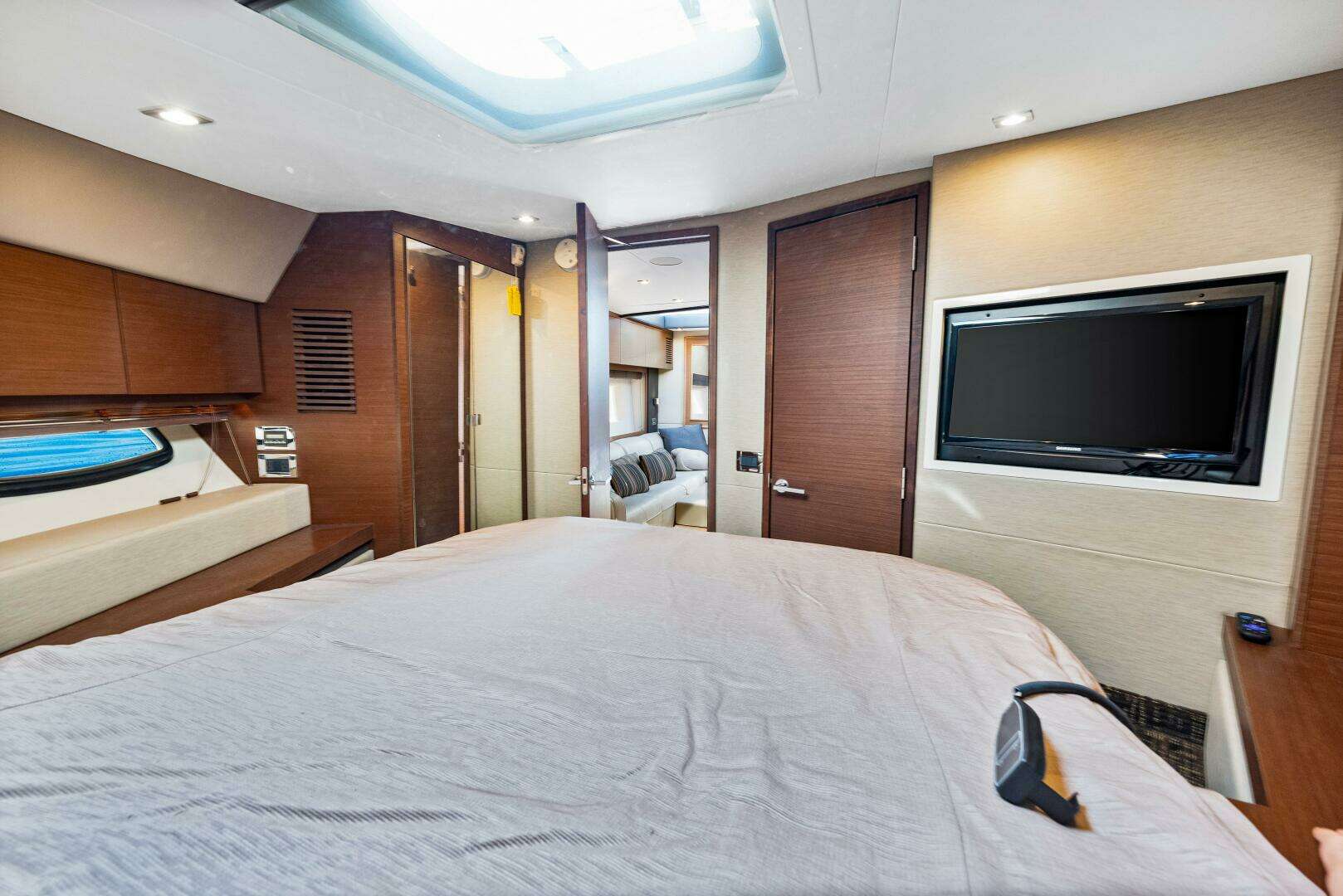 2016 Sea Ray 510 Sundancer - Image 28