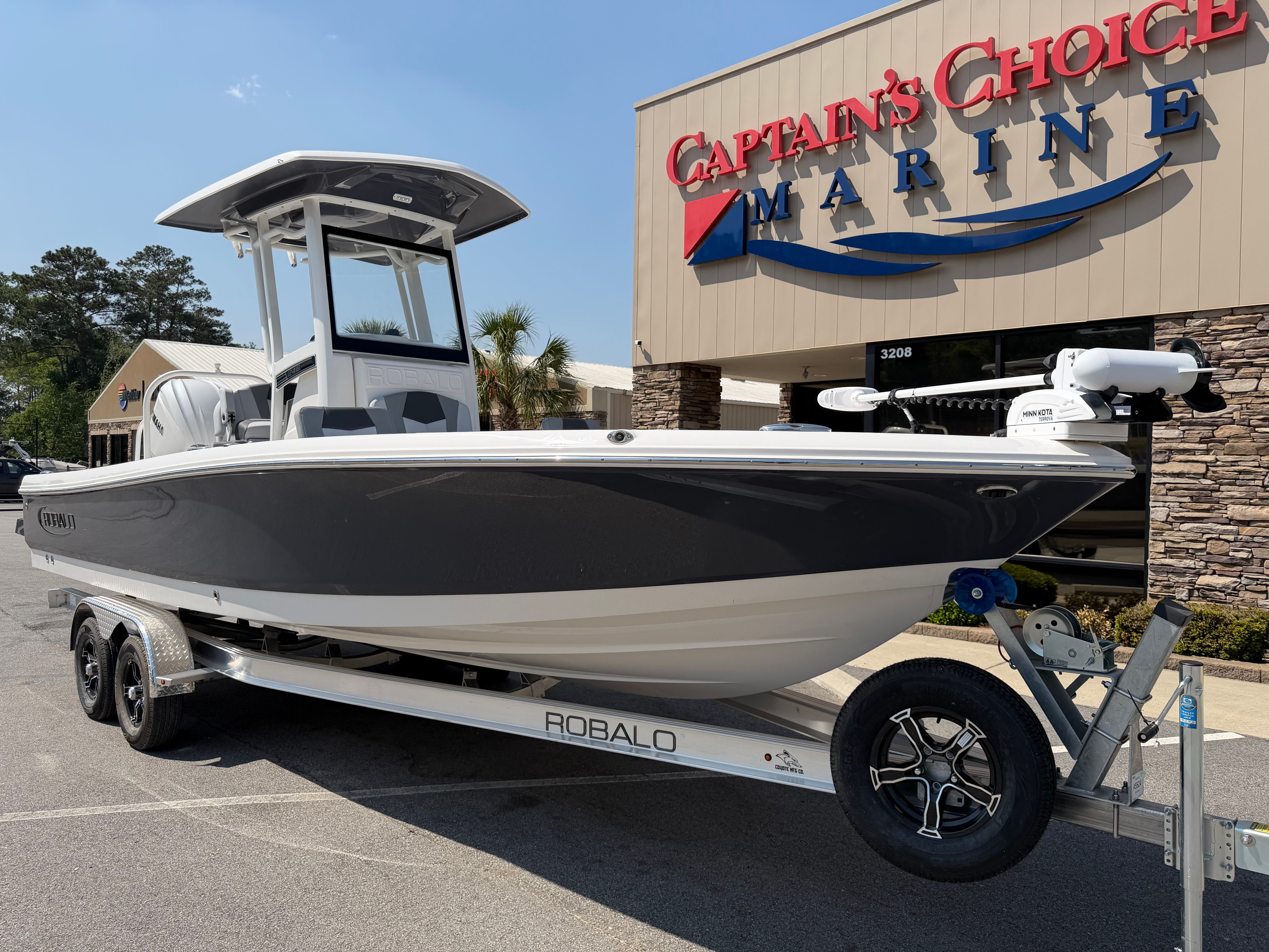 2026 ROBALO 246 CAYMAN - Image 2