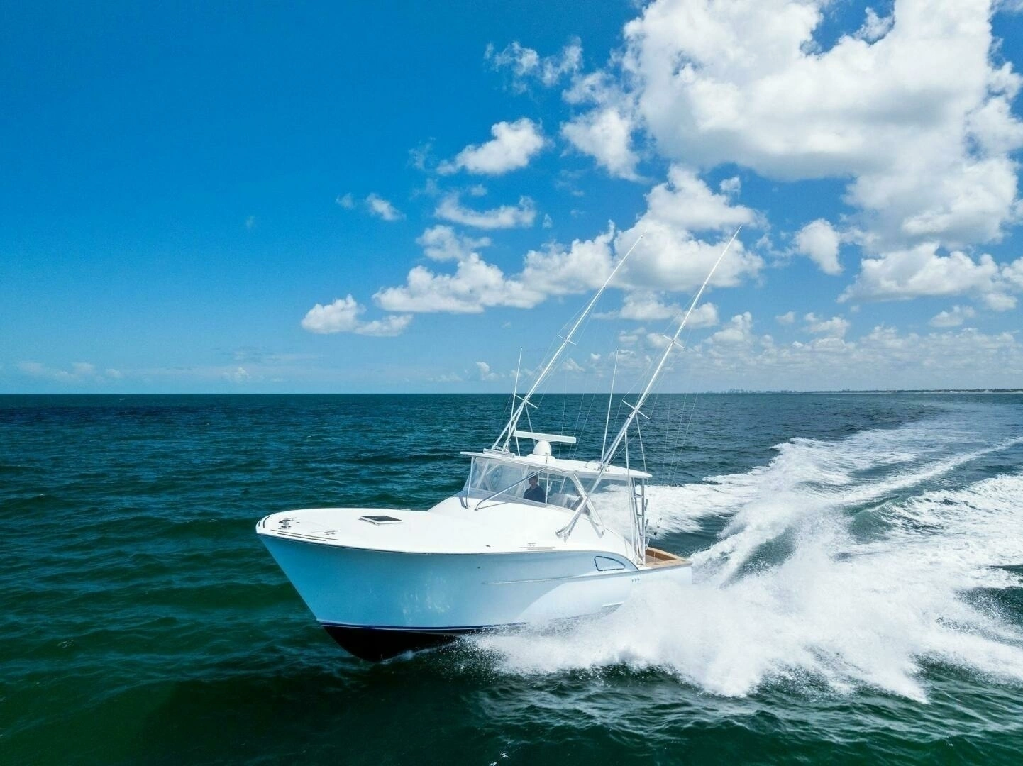 2018 Custom Carolina 35 Express - Image 13