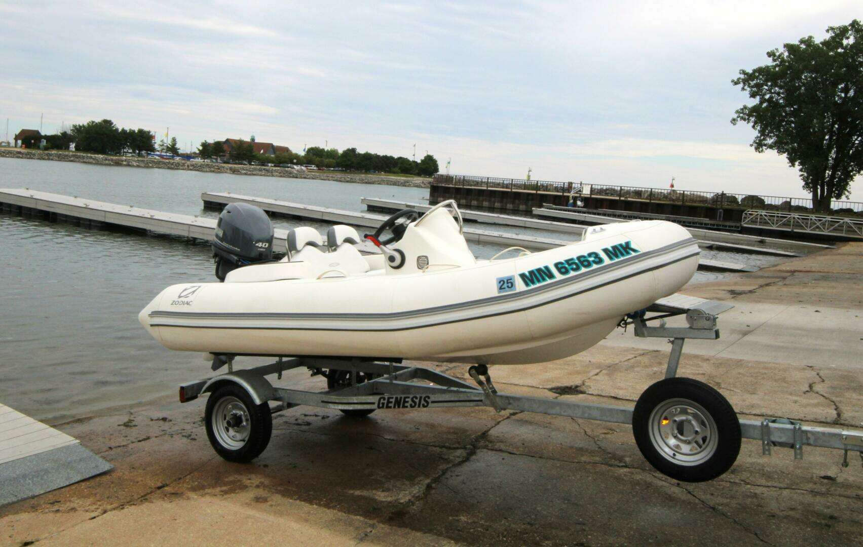 2022 Zodiac Yachtline 360 DL NEO - Image 8