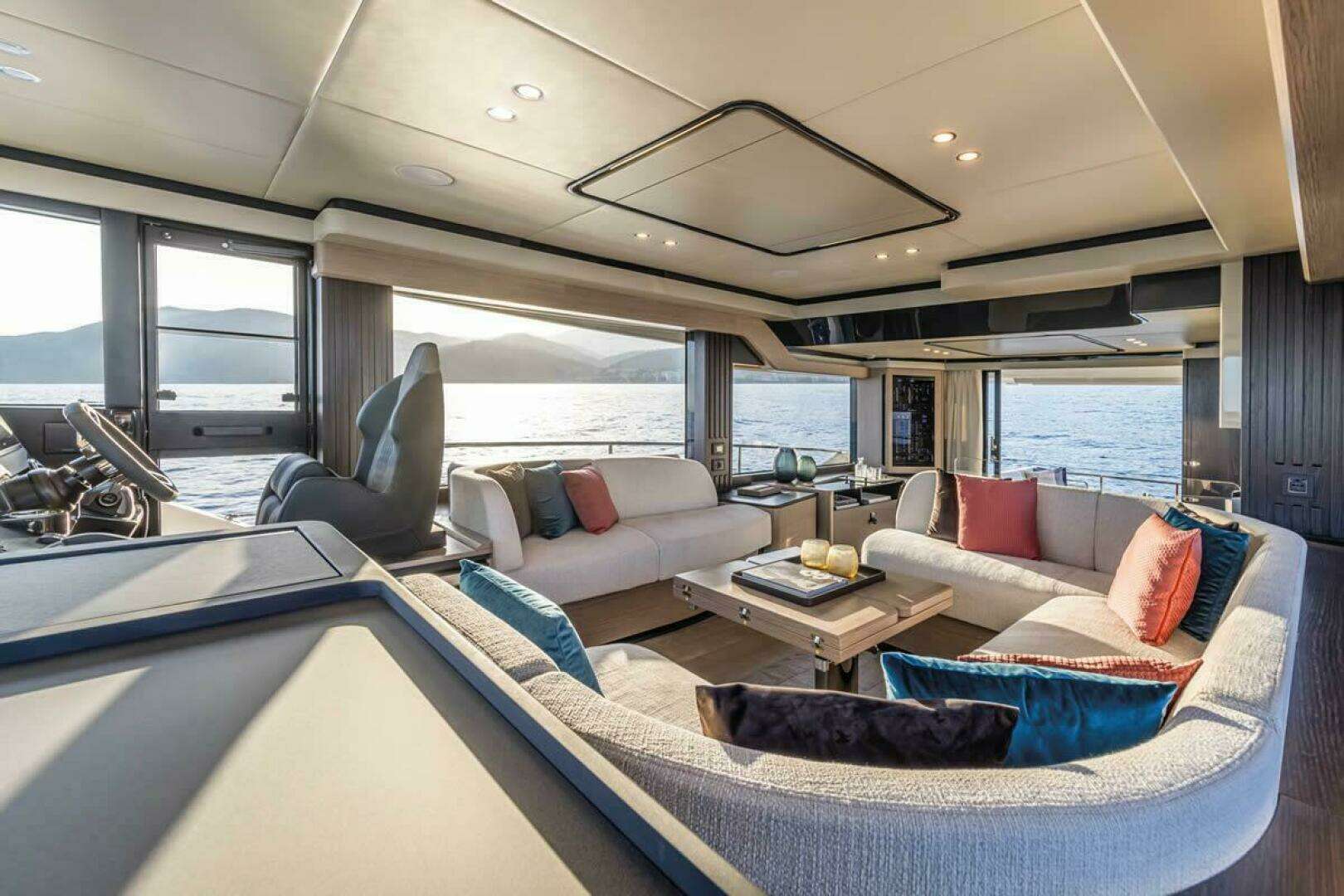 2027 Absolute 53 Navetta - Image 4