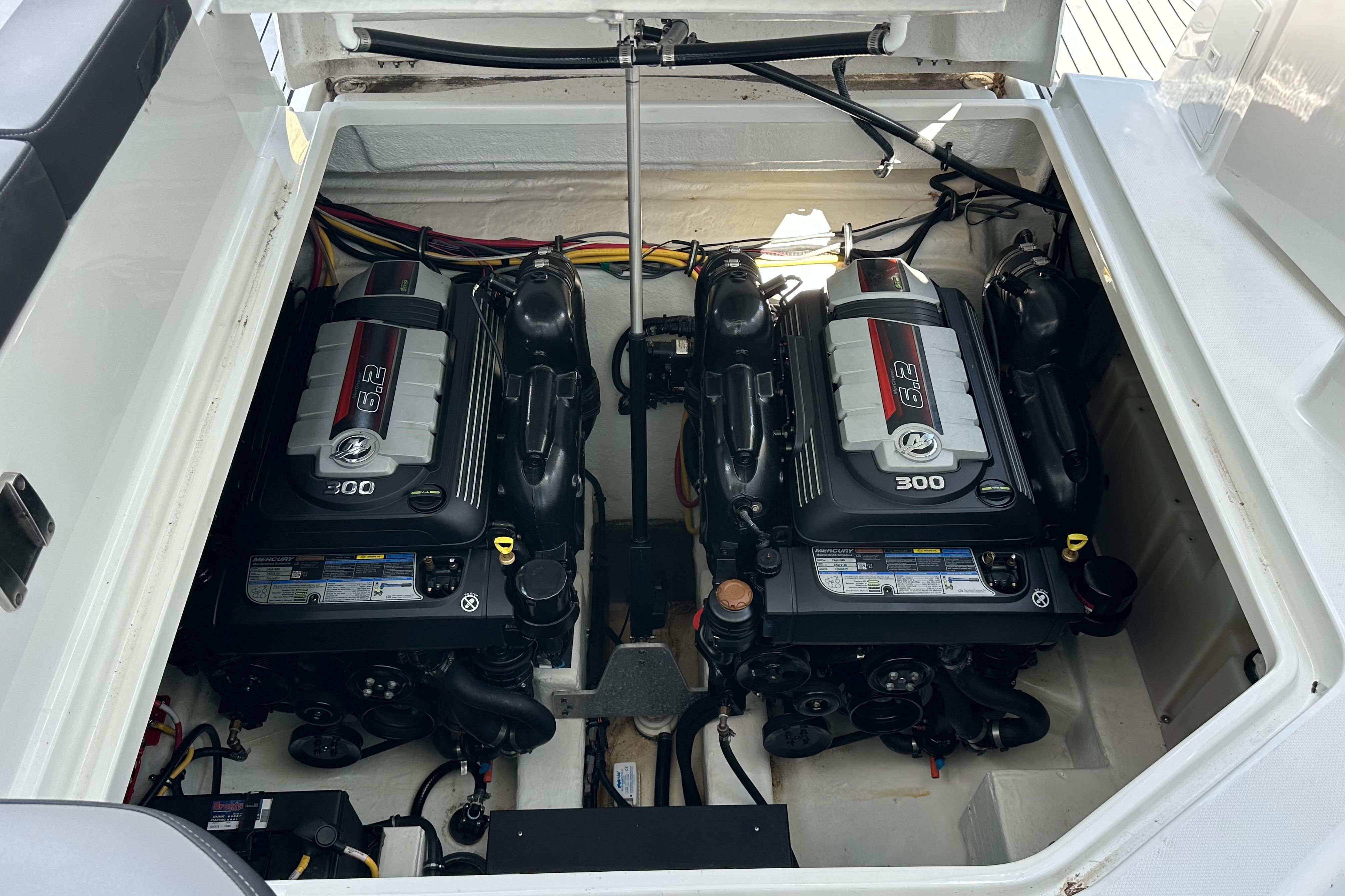 2021 Monterey 335 Sport Yacht - 9