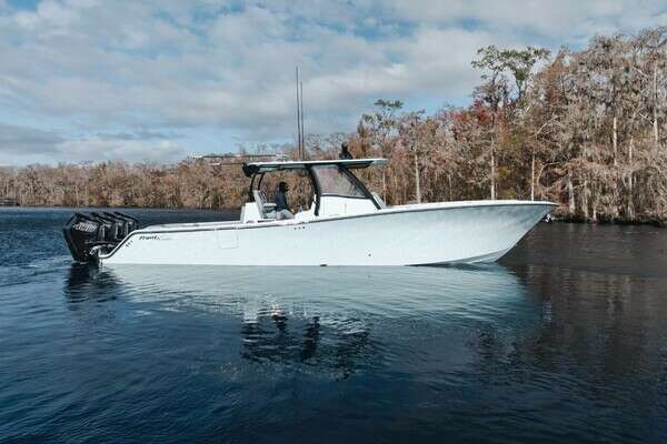 2026 Front Runner 39 Center Console