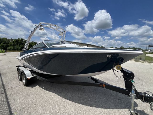 2016 Glastron GT 207 - 2
