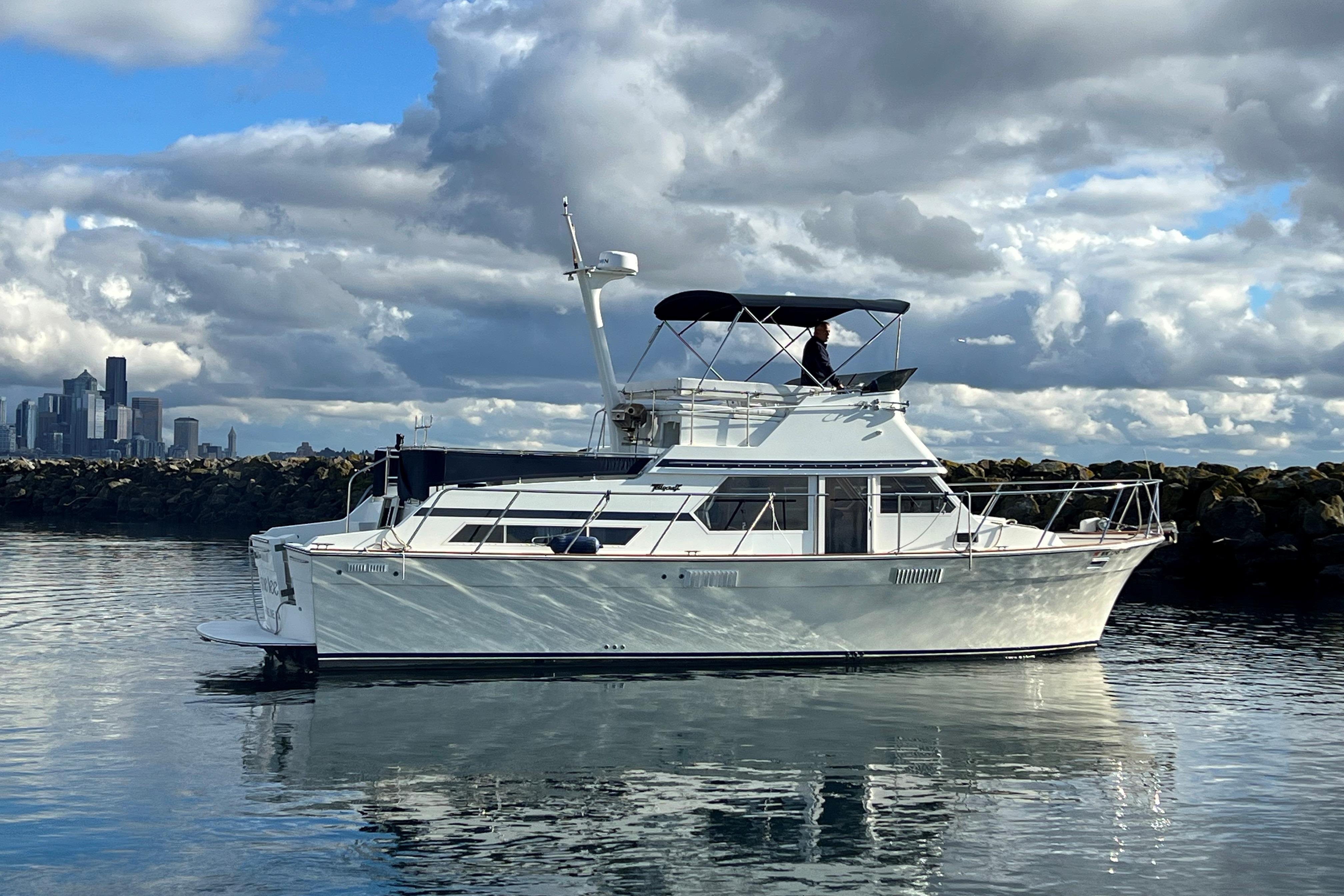 1974 Tollycraft 40 Tri-Cabin Motor Yacht