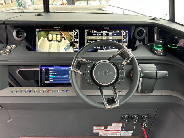 2024 Axopar 45 XC Cross Cabin - 9