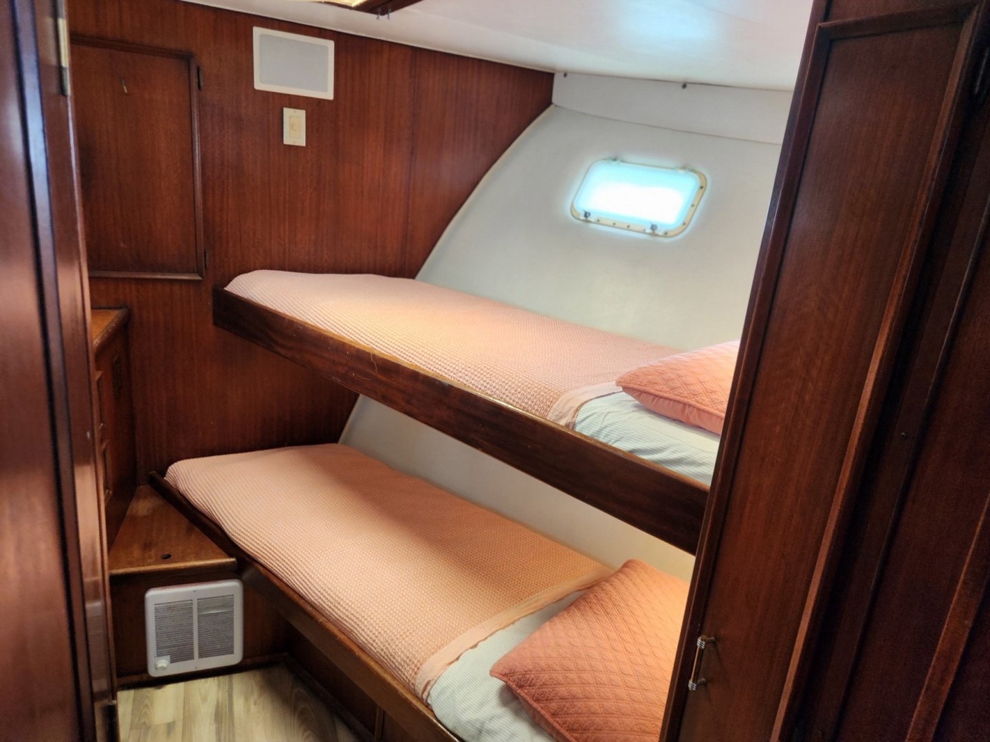 1978 Hatteras 53 Motor Yacht - Image 33