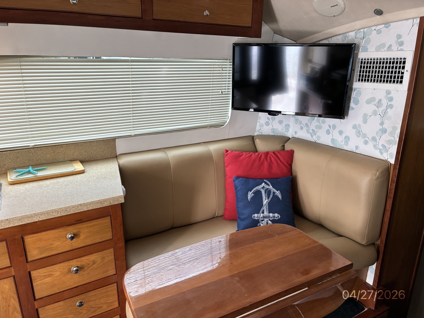 2005 Luhrs Convertible - Image 23