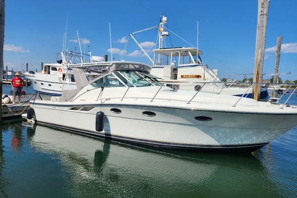 1998 Tiara Yachts 3500 Open