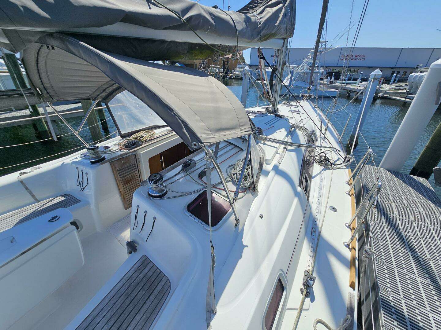 2009 Beneteau Cyclades 43.3 - Image 4