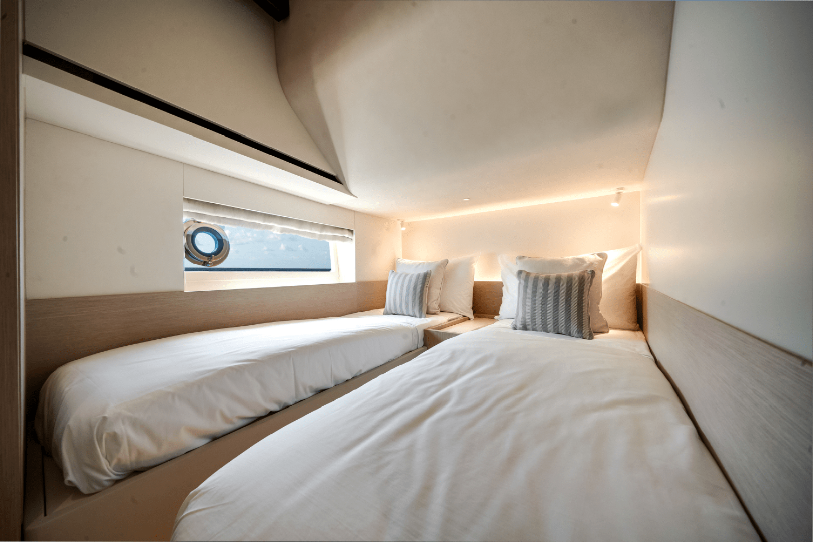 2025 Azimut Seadeck 6 - Image 56